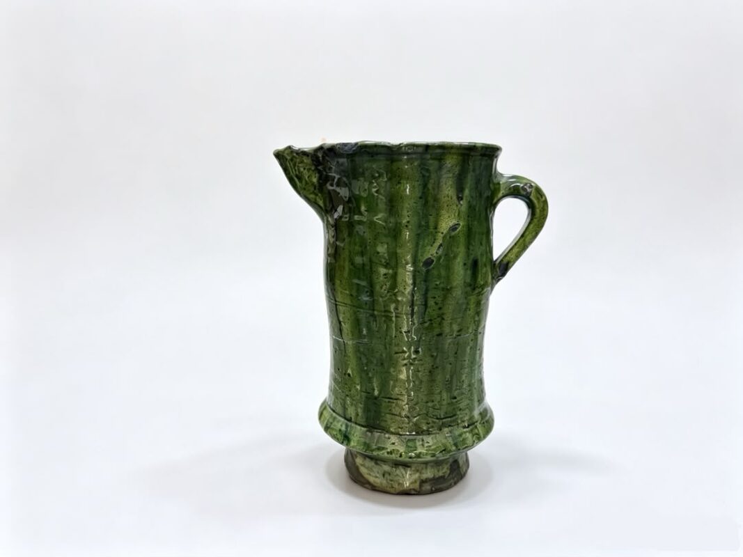 Spouted carafe